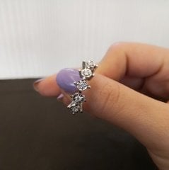 0.23 Karat Efektli Beştaş Pırlanta Yüzük