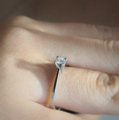0.12 Karat Pırlanta Tektaş Yüzük