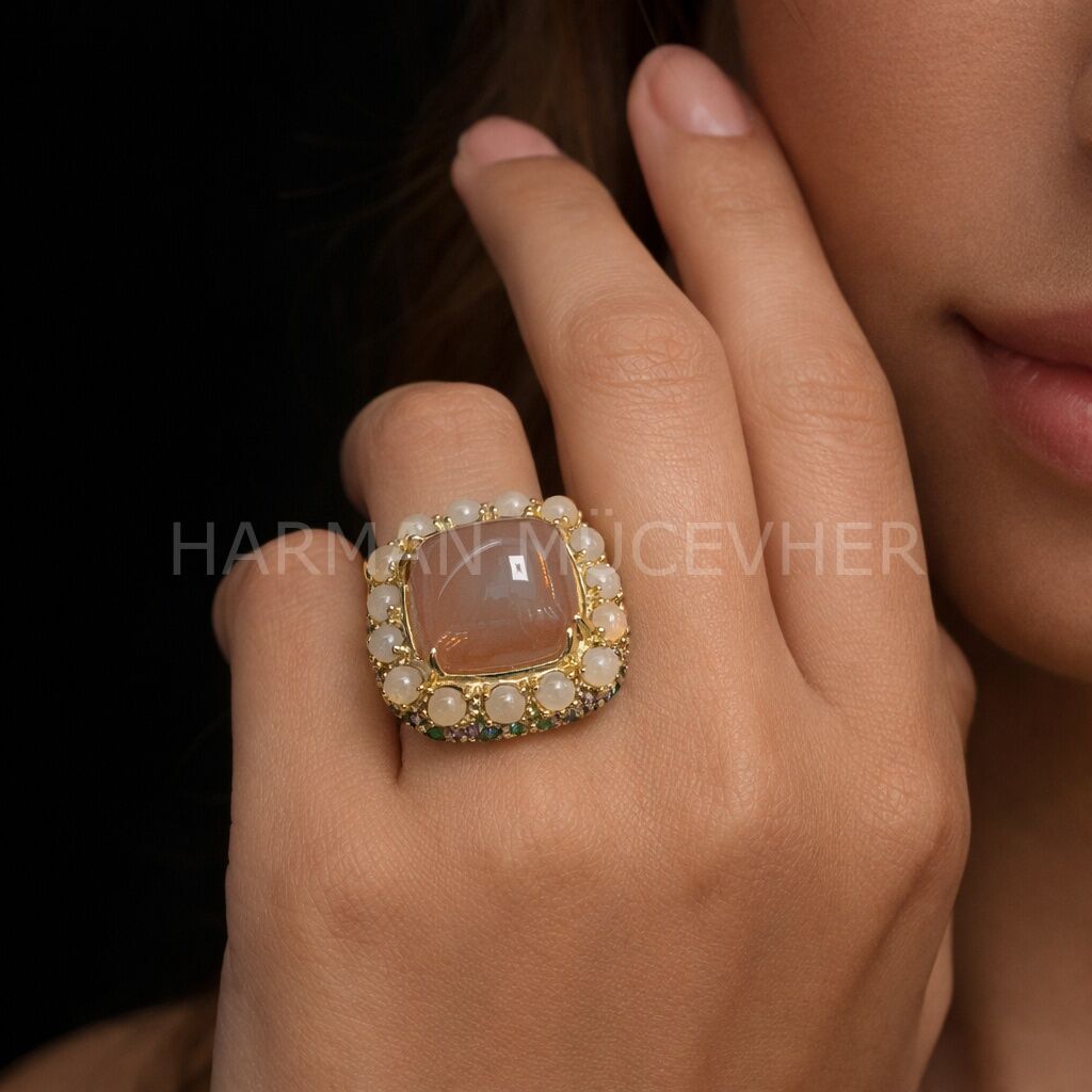 Altın Moon Stone Yüzük