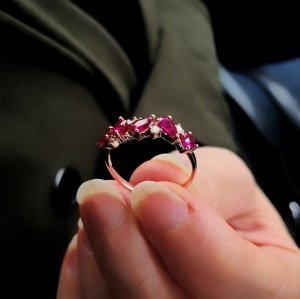1.30 Karat Pırlanta Yakut Yüzük