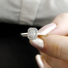 0.15 Karat Pırlanta Baget Yüzük